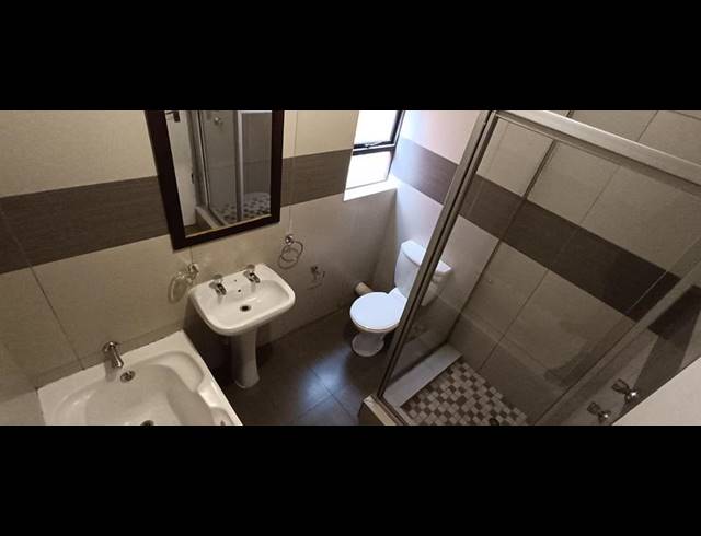 2 BEDROOM APARTMENT FOR SALE IN SUNNINGHILL